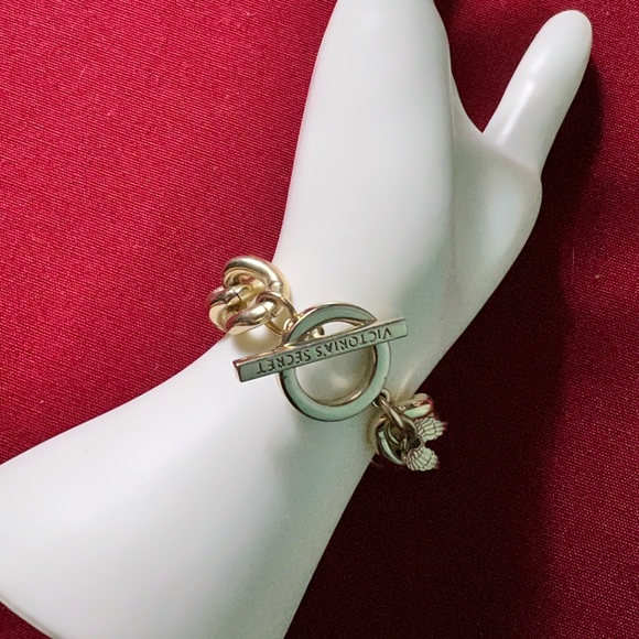 Victoria’s Secret Chain Link Bracelet - Picture 9 of 9